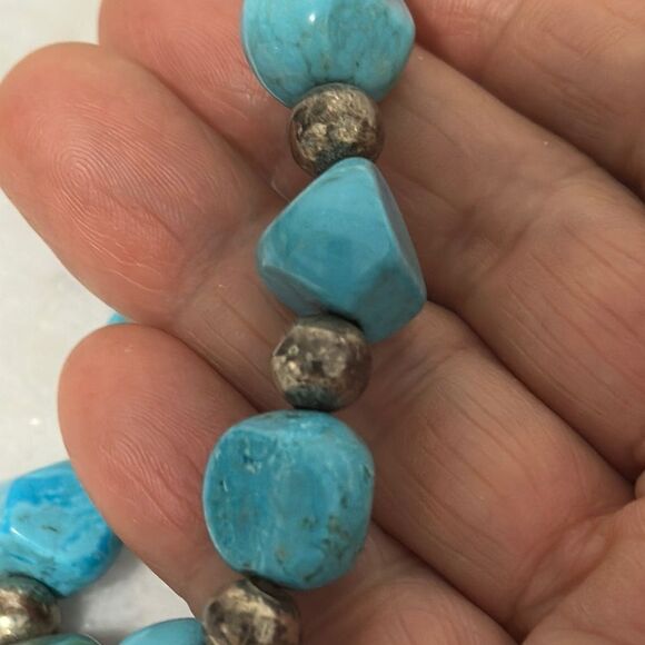 Turquoise Beaded Bracelet Set - Picture 4 of 8